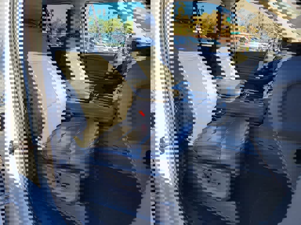 Used 2025 Ford Expedition Max Active image 18