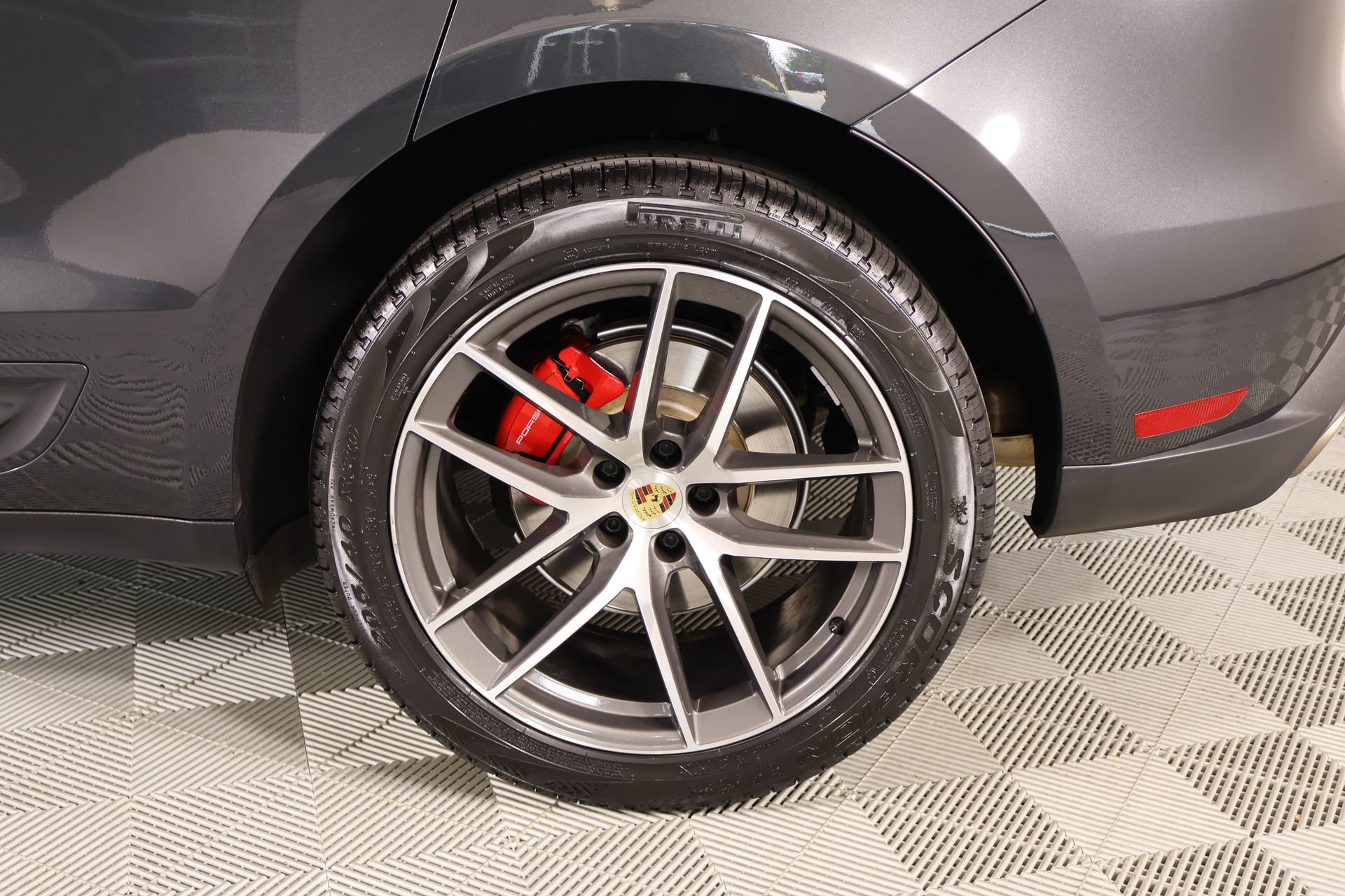 Used 2023 Porsche Macan S AWD/4WD image 19