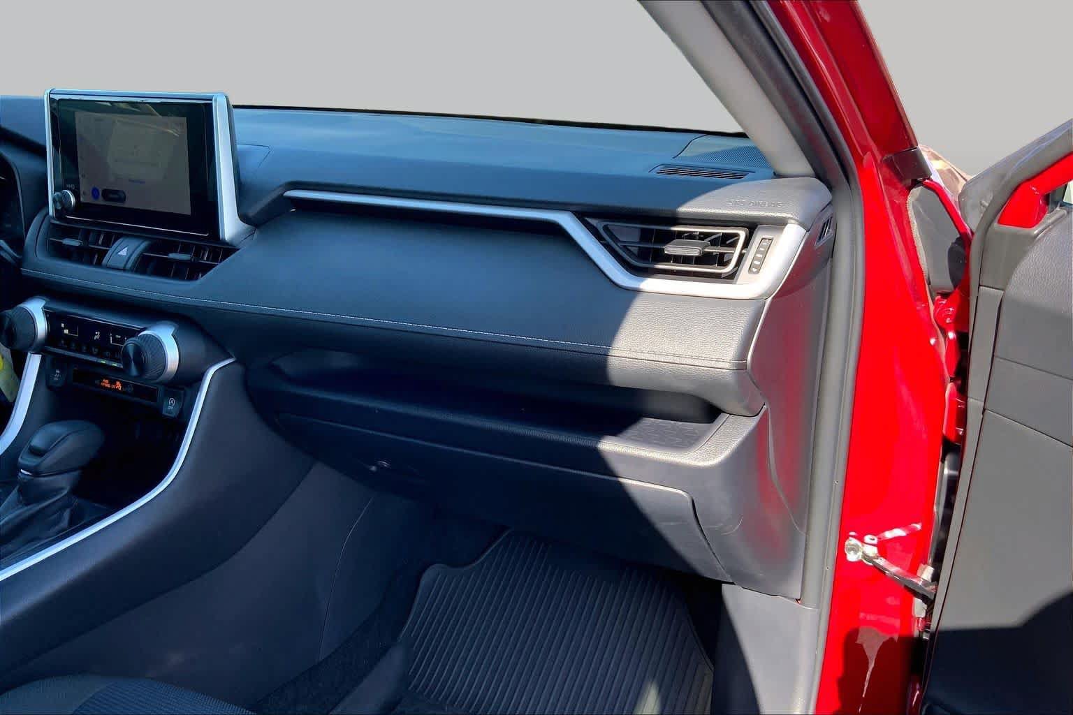Certified 2025 Toyota RAV4 LE AWD/4WD image 18