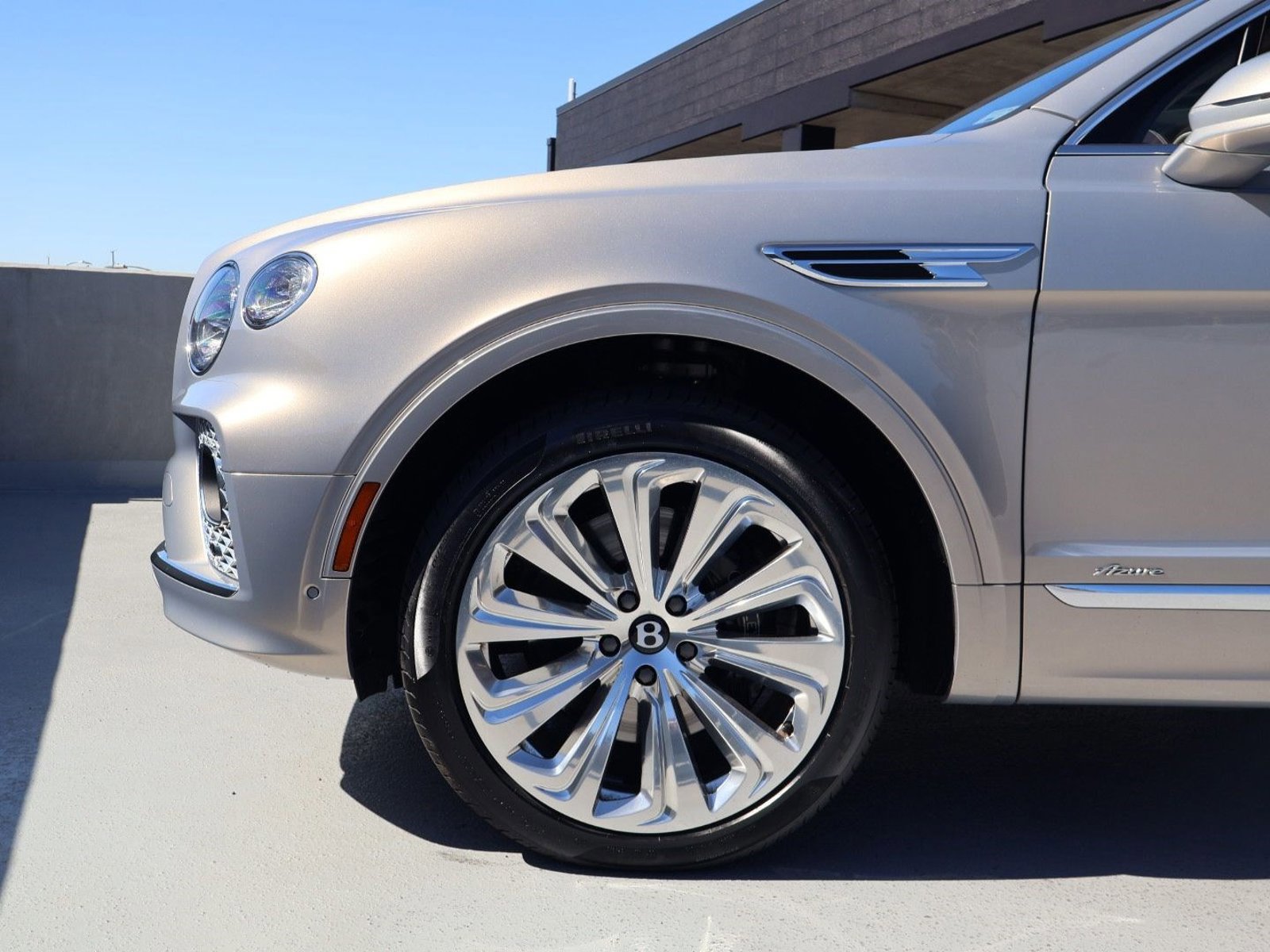 Certified 2023 Bentley Bentayga Extended Wheelbase AWD/4WD image 7