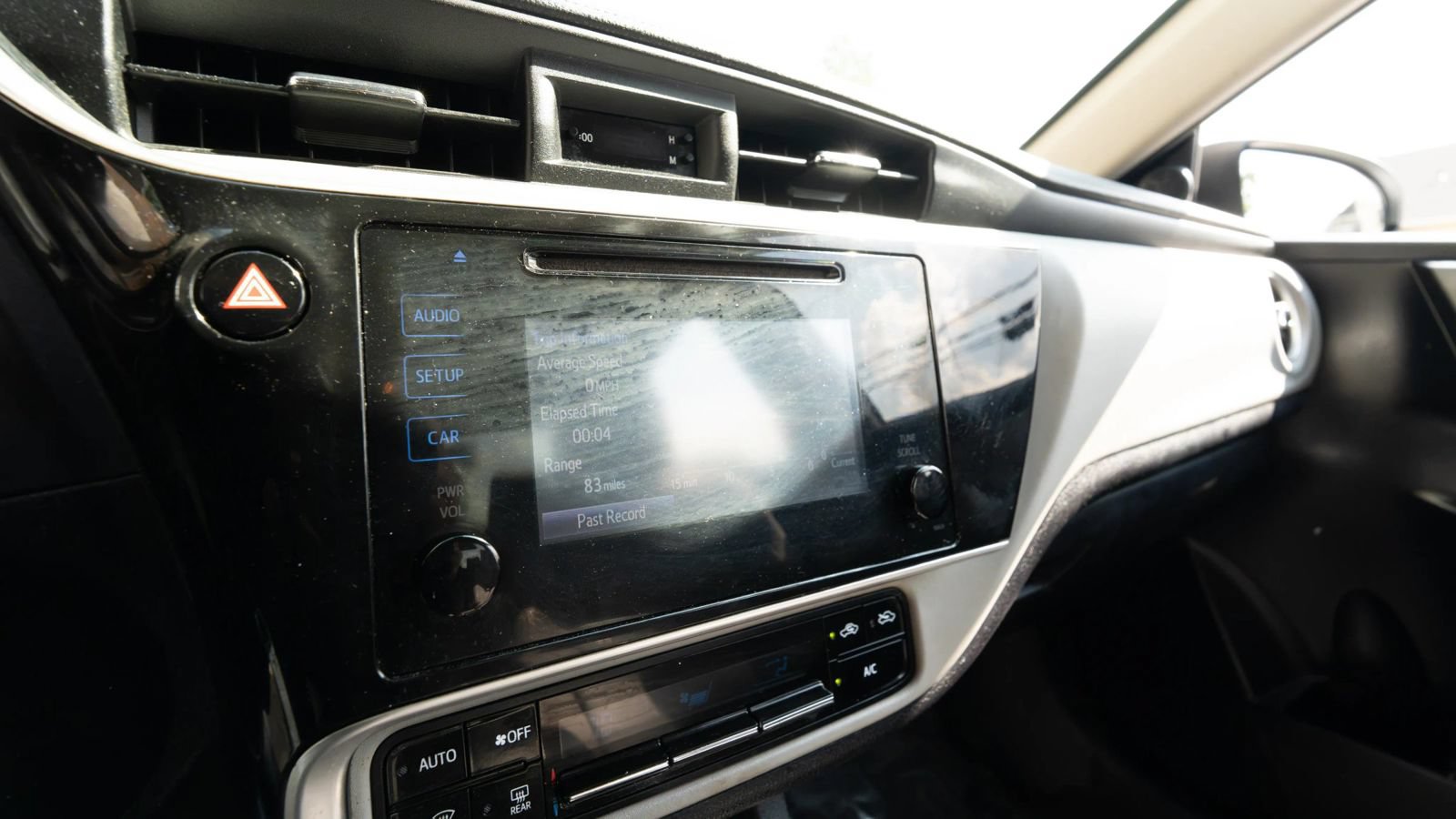 Used 2019 Toyota Corolla LE FWD image 32