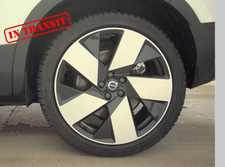 Used 2023 Volvo C40 P8 Recharge Ultimate image 15