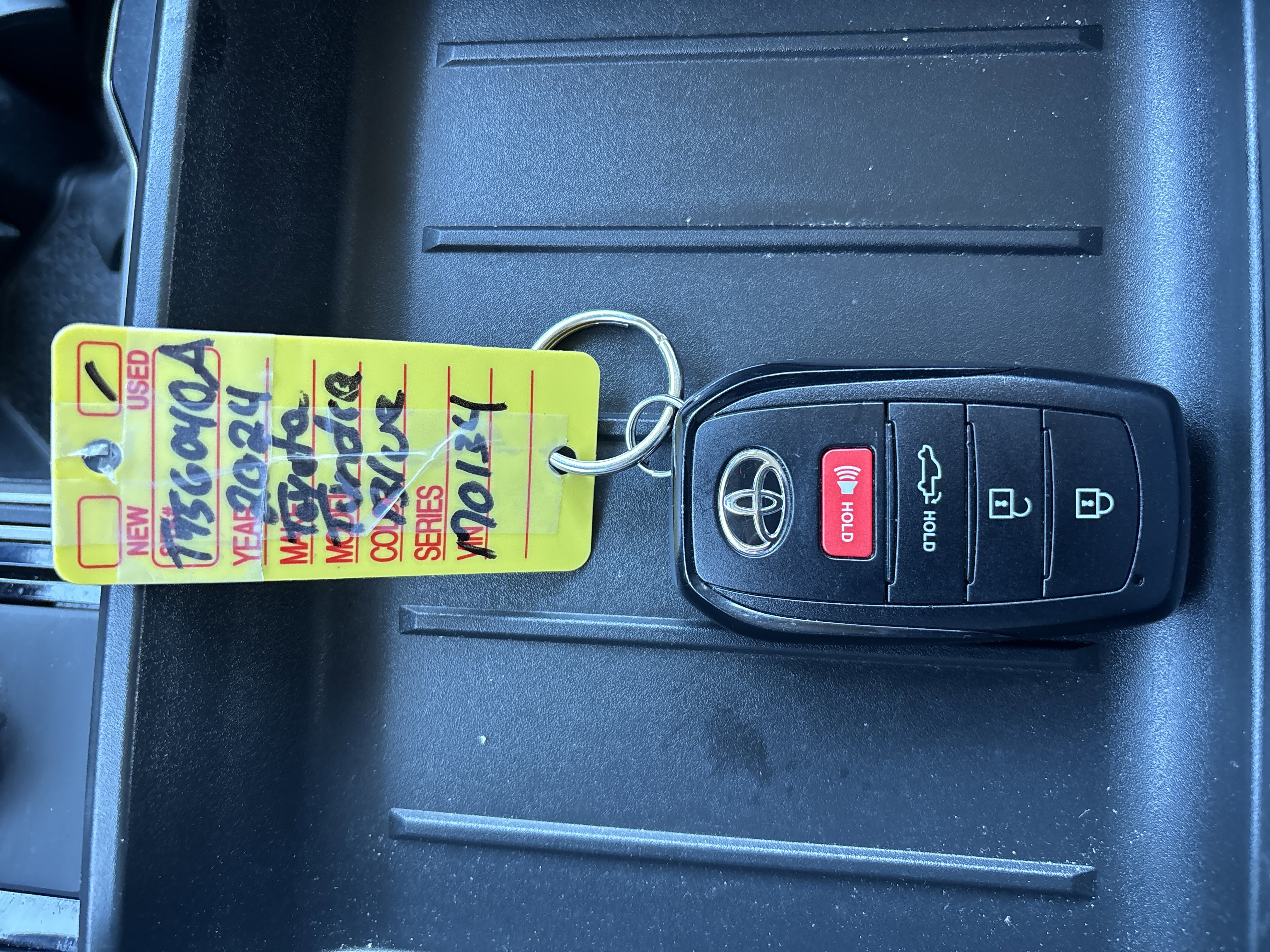 Used 2024 Toyota Tundra Limited image 28