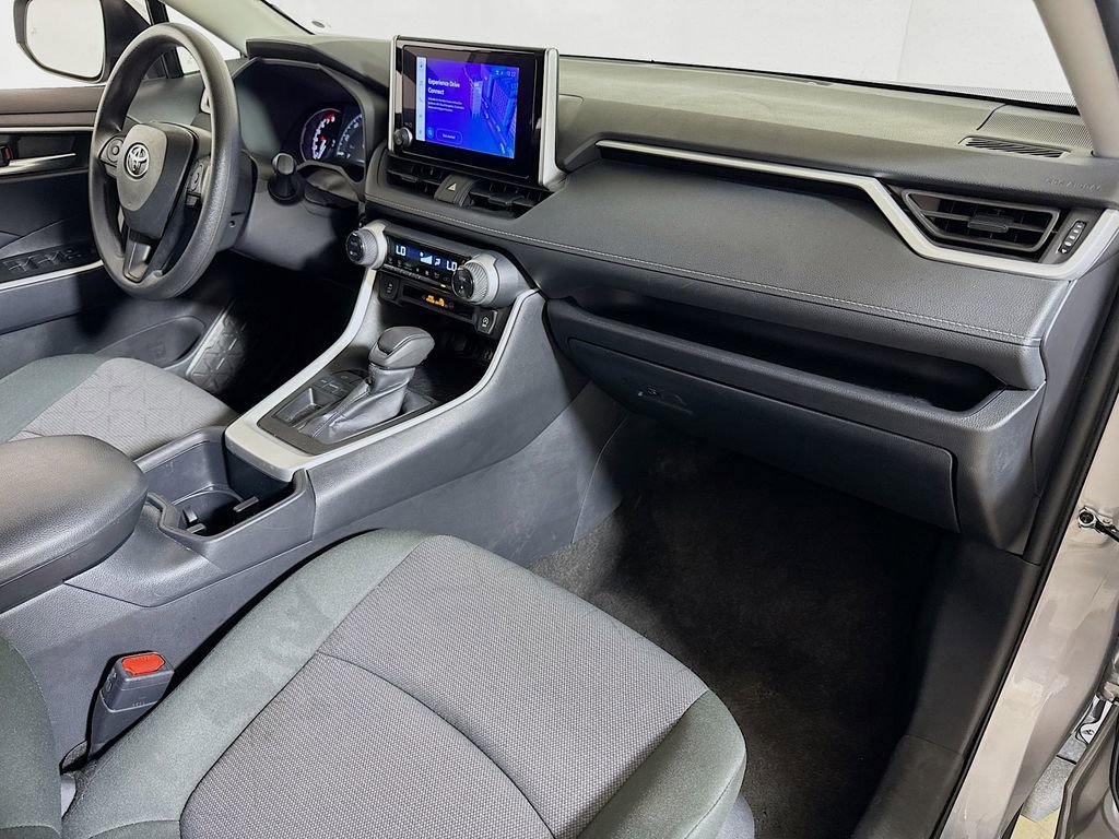 Used 2025 Toyota RAV4 XLE image 26