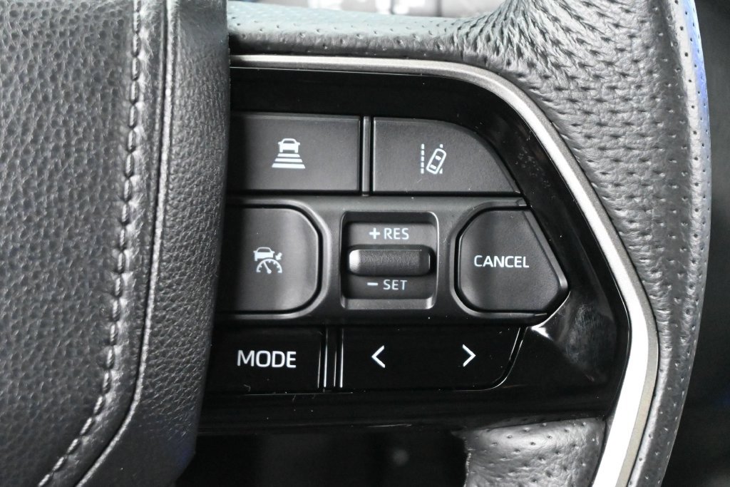 Used 2023 Toyota Tundra Limited w/ Power Package AWD/4WD image 9