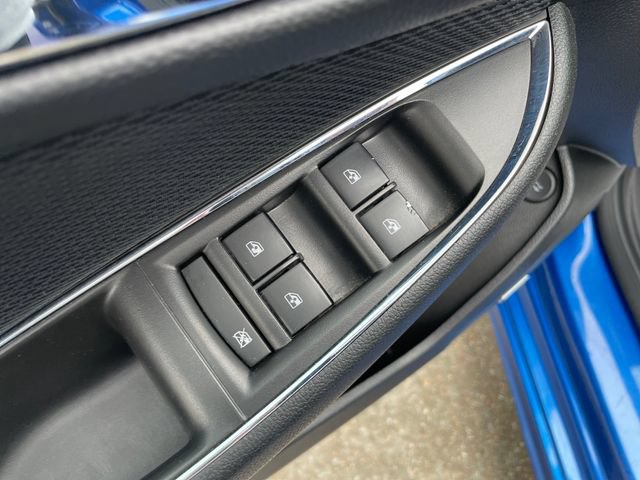 Used 2016 Chevrolet Cruze LT w/ Sun And Sound Package FWD image 21