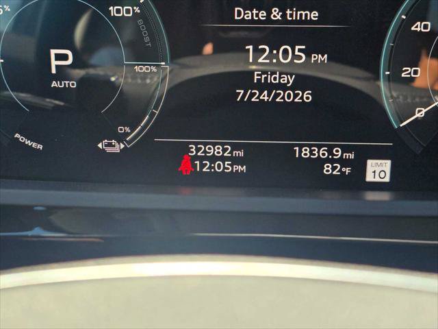Used 2024 Audi Q8 e-tron Premium Plus AWD/4WD image 27