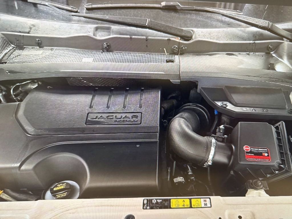 Used 2018 Jaguar E-PACE S image 14