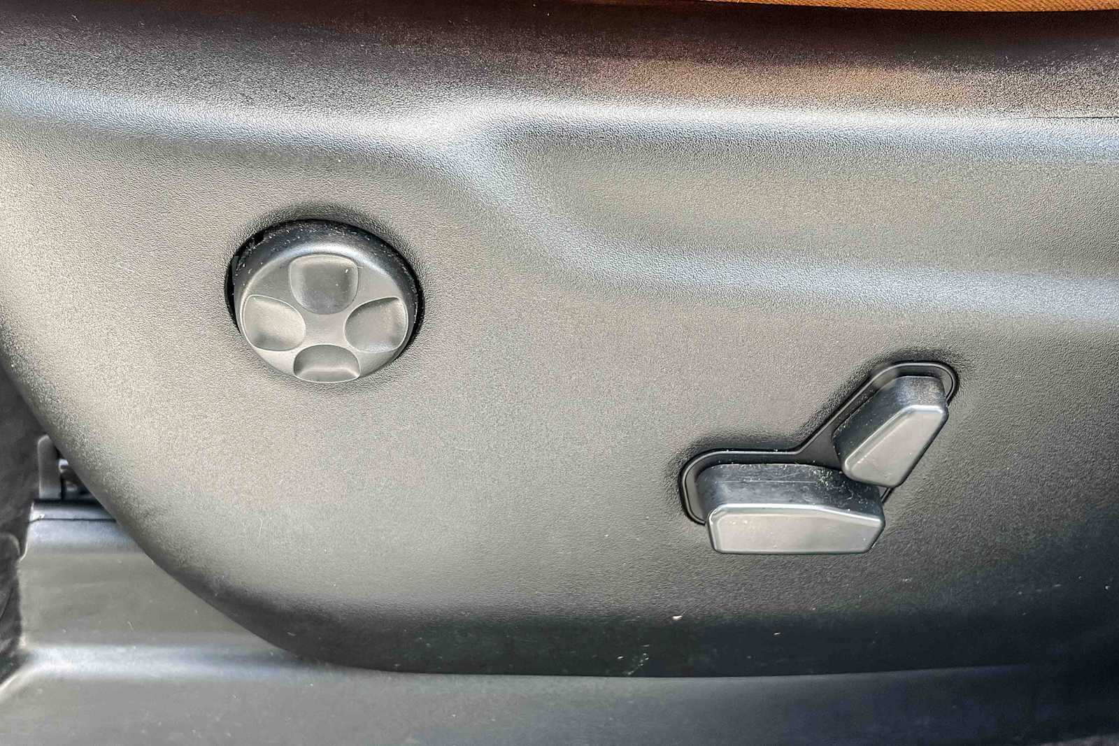 Used 2015 Jeep Grand Cherokee SRT AWD/4WD image 20