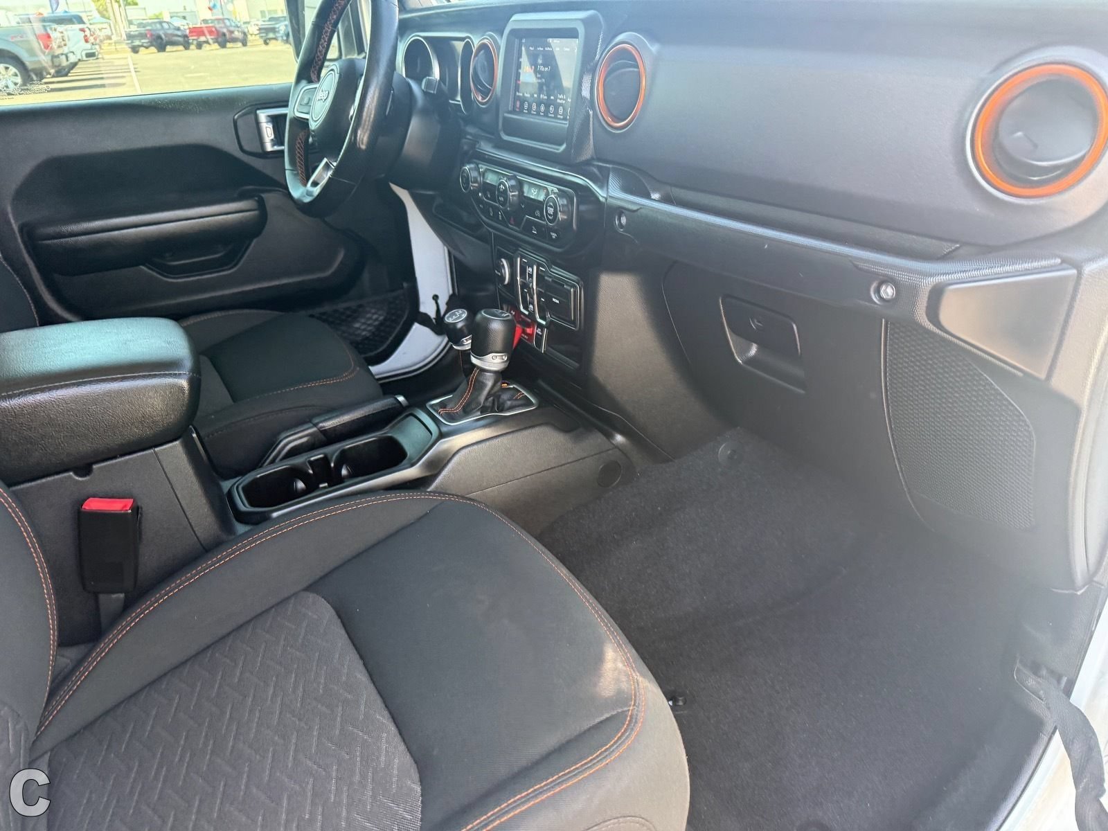 Used 2021 Jeep Gladiator Mojave AWD/4WD image 9