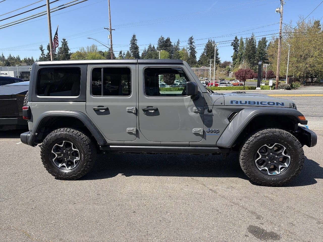Used 2023 Jeep Wrangler Unlimited Rubicon 4xe AWD/4WD image 12