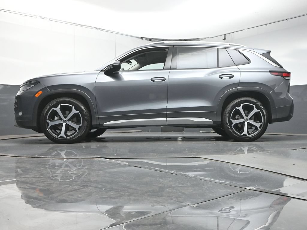 New 2026 Volkswagen Tiguan SE FWD image 33