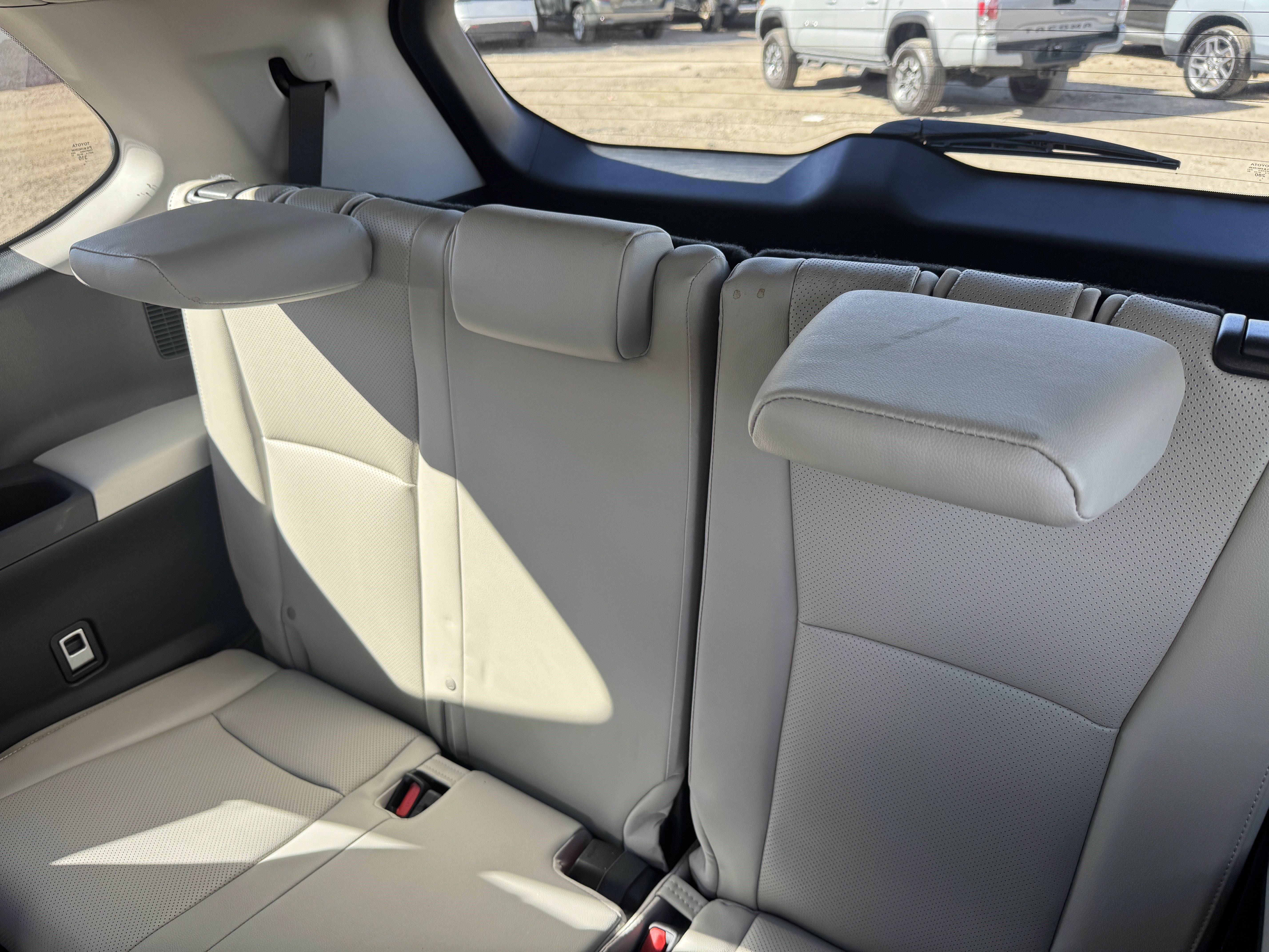 Used 2024 Toyota Grand Highlander AWD image 17