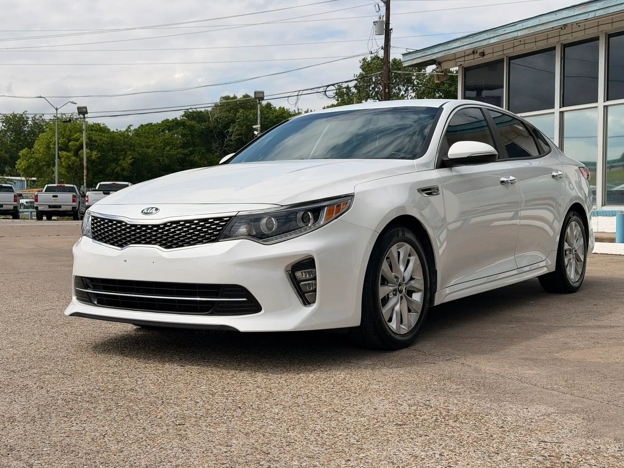 Used 2018 Kia Optima S FWD image 7