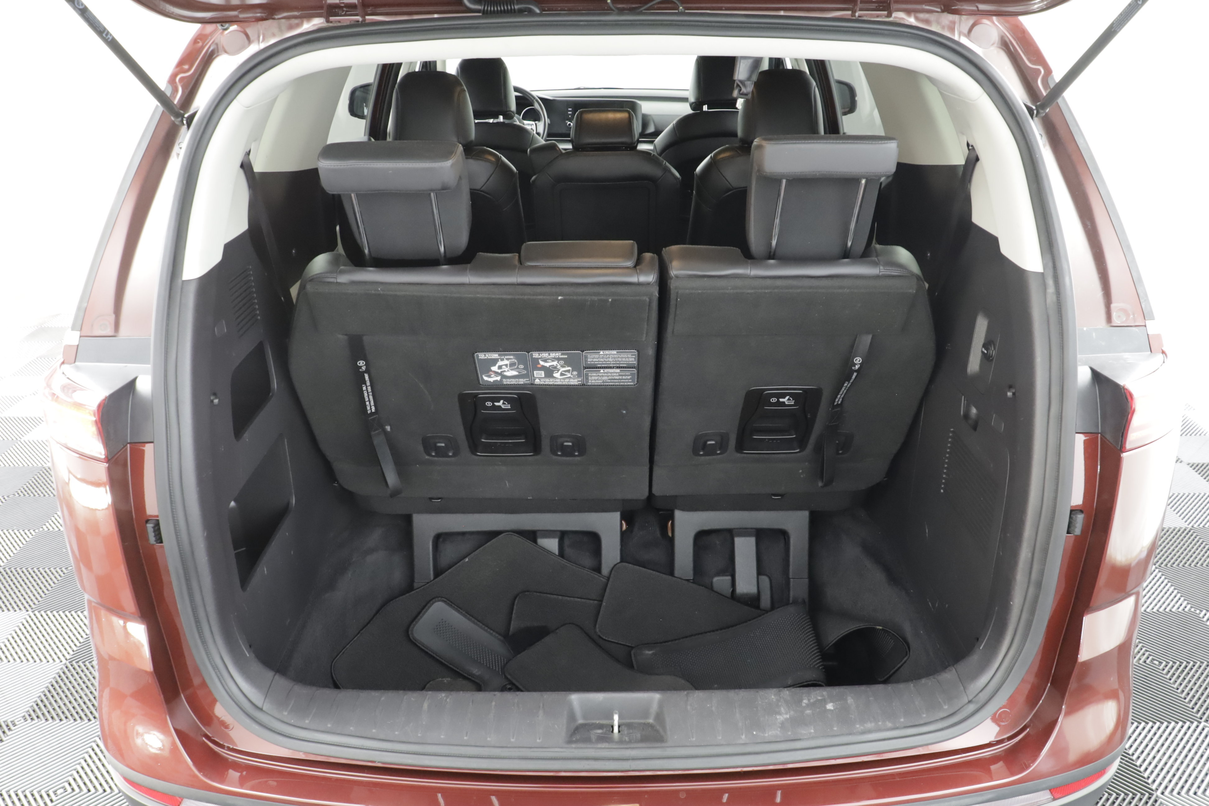 Used 2024 Kia Carnival LX FWD image 20