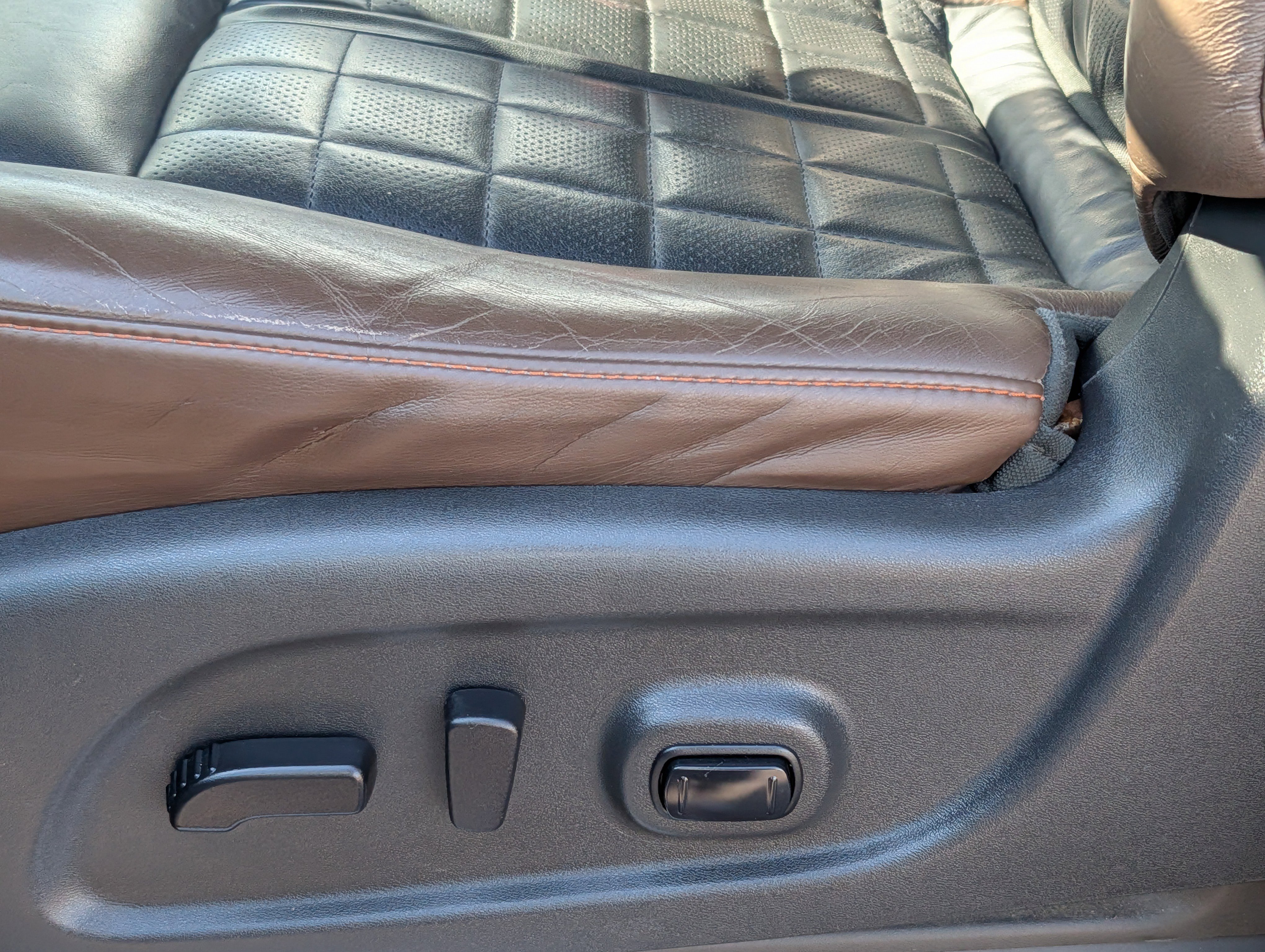 Used 2016 Nissan Titan Platinum Reserve AWD/4WD image 12