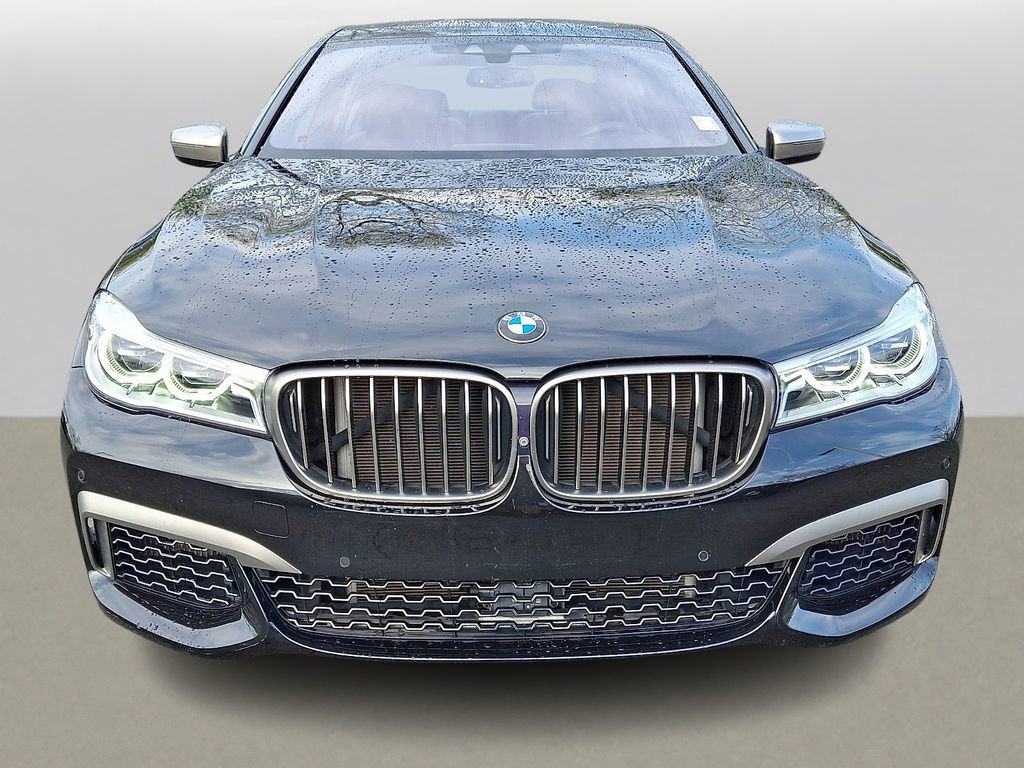 Used 2018 BMW M760i xDrive video 2