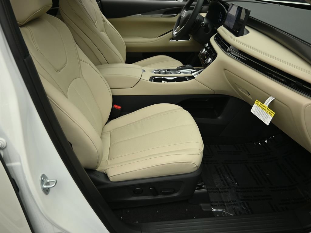 Certified 2025 INFINITI QX60 Luxe image 31