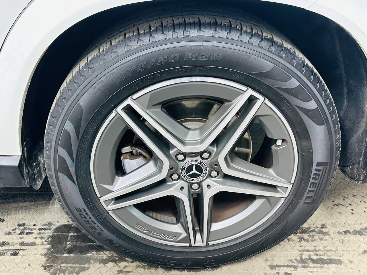 Used 2020 Mercedes-Benz GLE 580 4MATIC w/ Parking Assist Package image 31