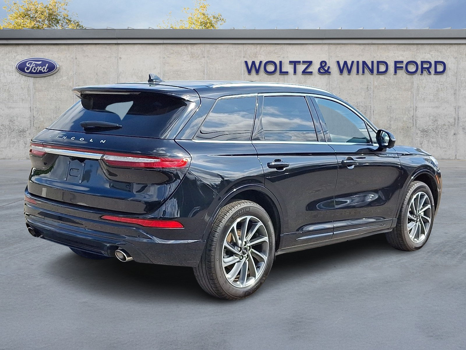Used 2024 Lincoln Corsair Grand Touring w/ Equipment Group 301A AWD/4WD image 6