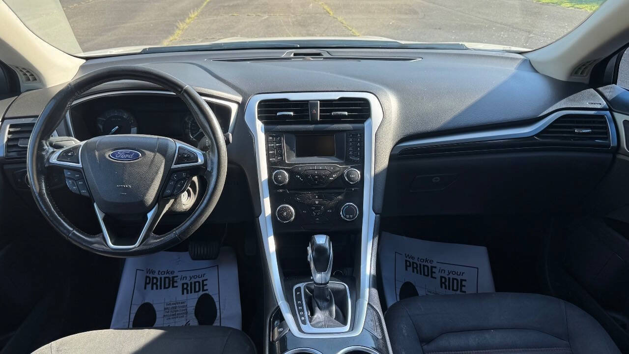 Used 2013 Ford Fusion SE FWD image 11