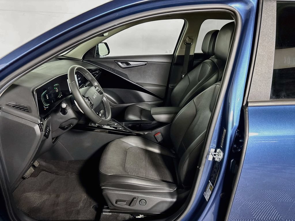 Certified 2023 Kia Niro FWD image 12