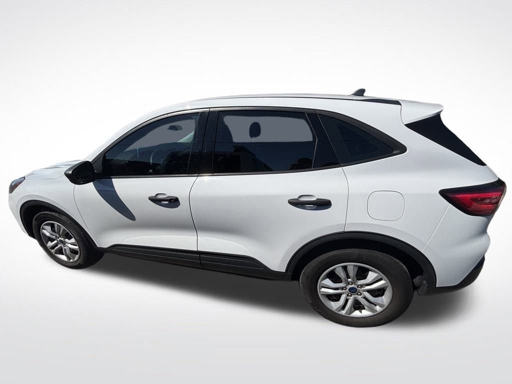 Used 2022 Ford Escape S image 5