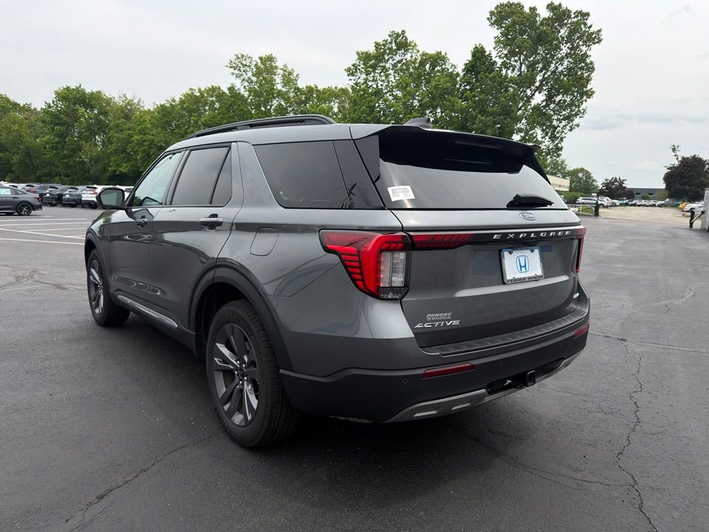 Used 2025 Ford Explorer Active w/ Active Comfort Package AWD/4WD image 3