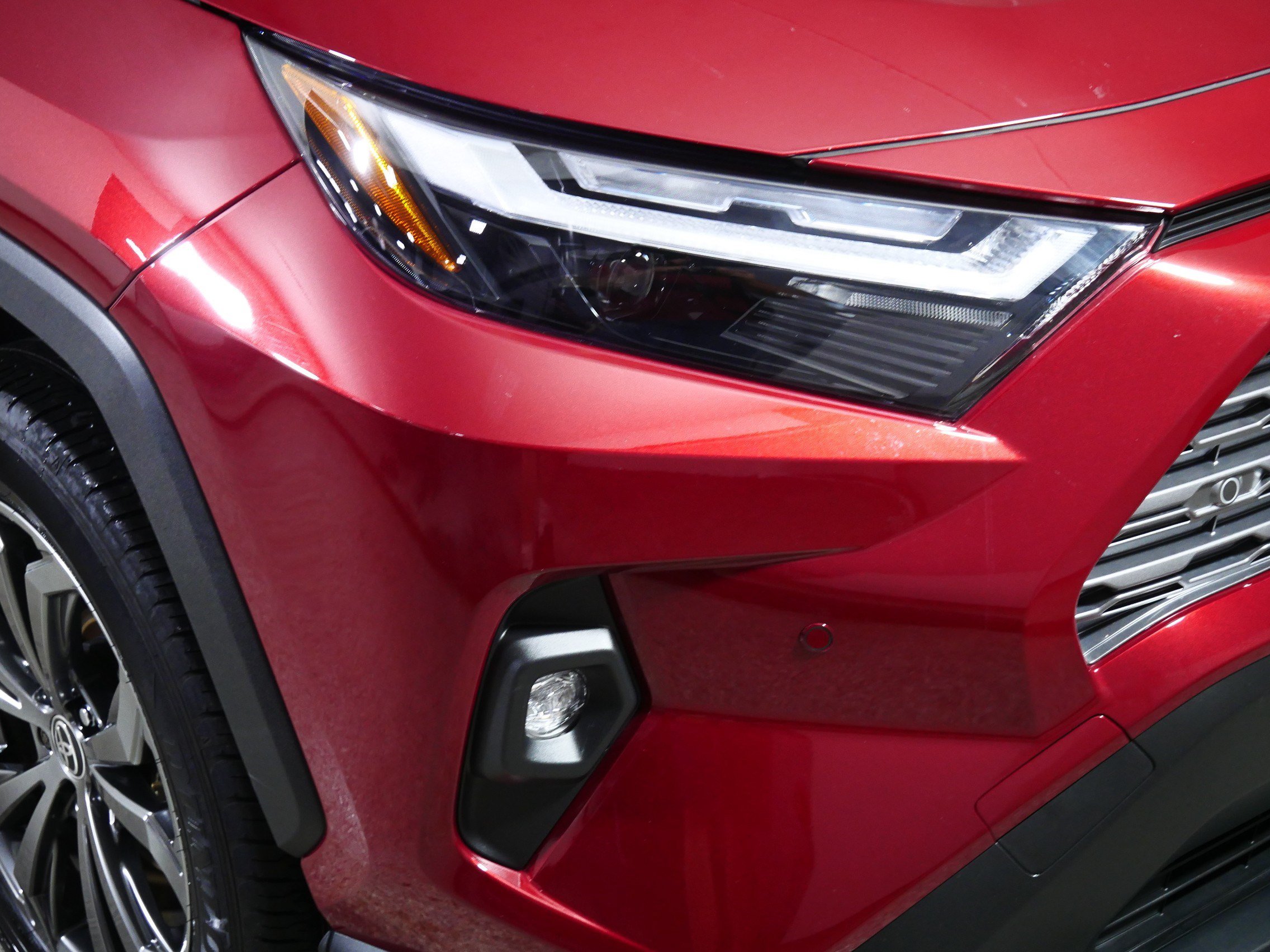 Used 2025 Toyota RAV4 Limited w/ Advanced Technology Package AWD/4WD image 16
