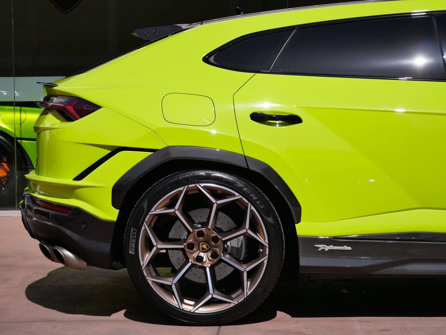 Used 2024 Lamborghini Urus Performante AWD/4WD image 23