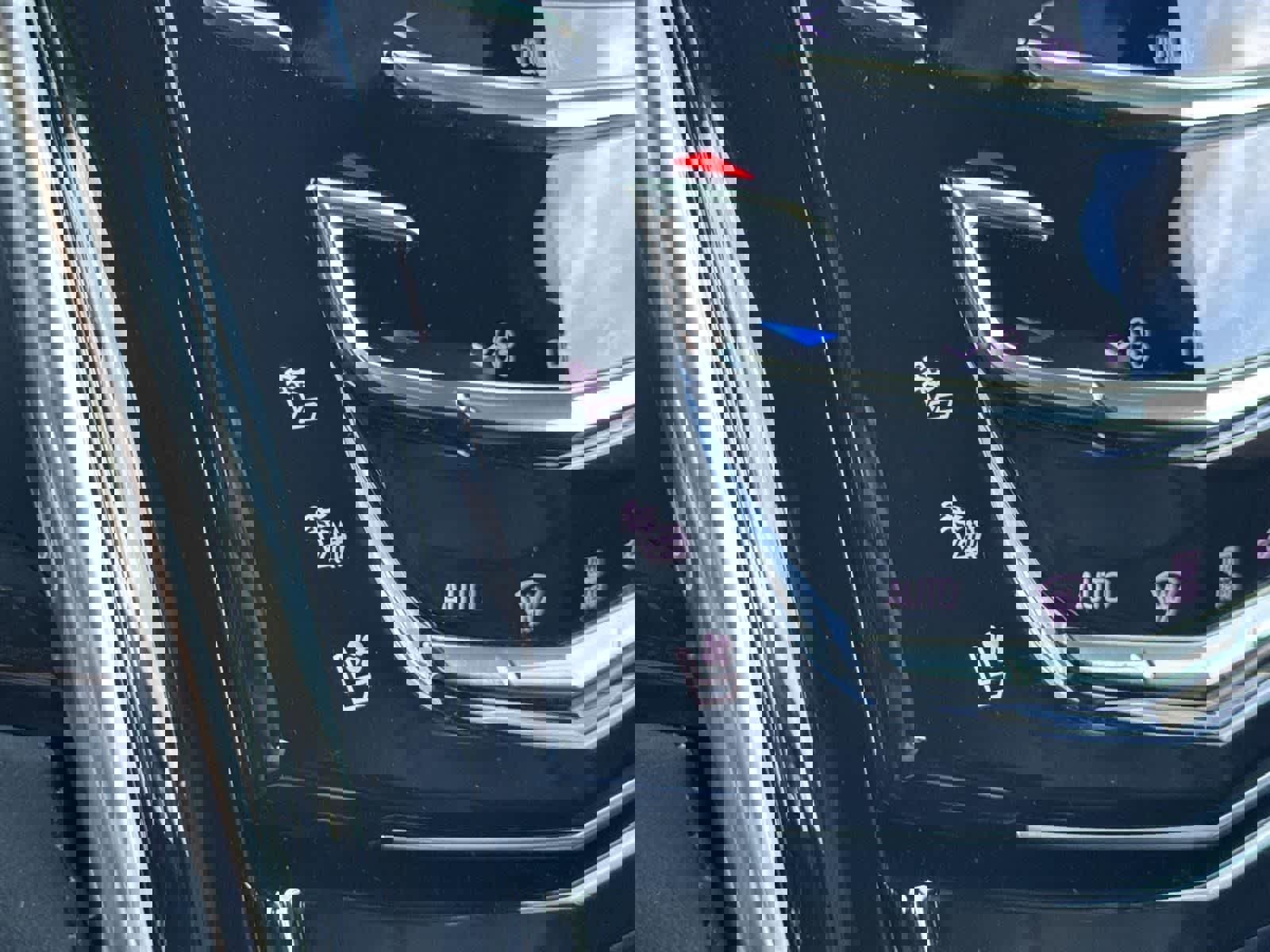 Used 2020 Cadillac Escalade Platinum w/ Escalade Sport Edition image 19