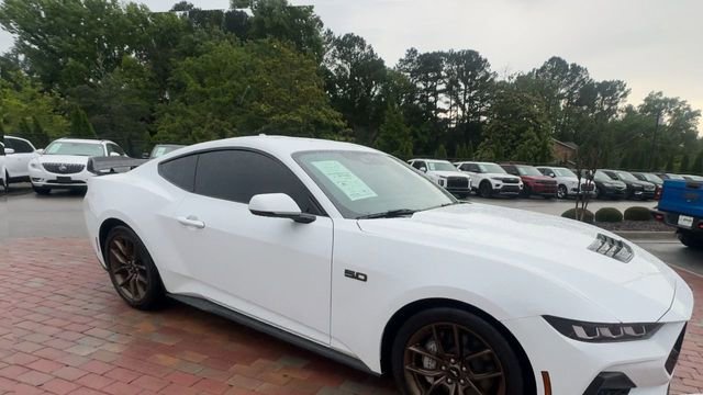 Used 2024 Ford Mustang GT Premium RWD image 3