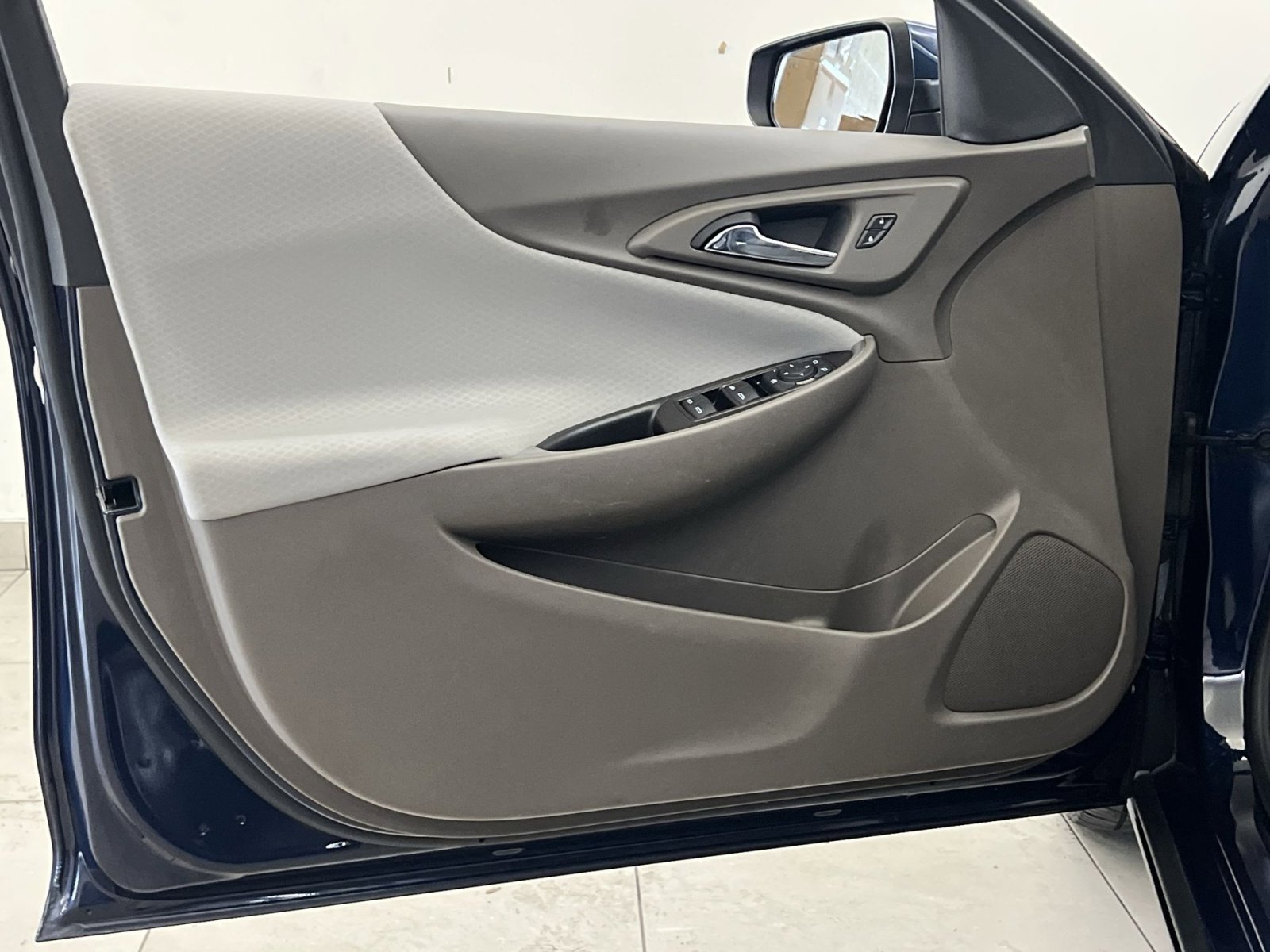 Used 2022 Chevrolet Malibu LT FWD image 38