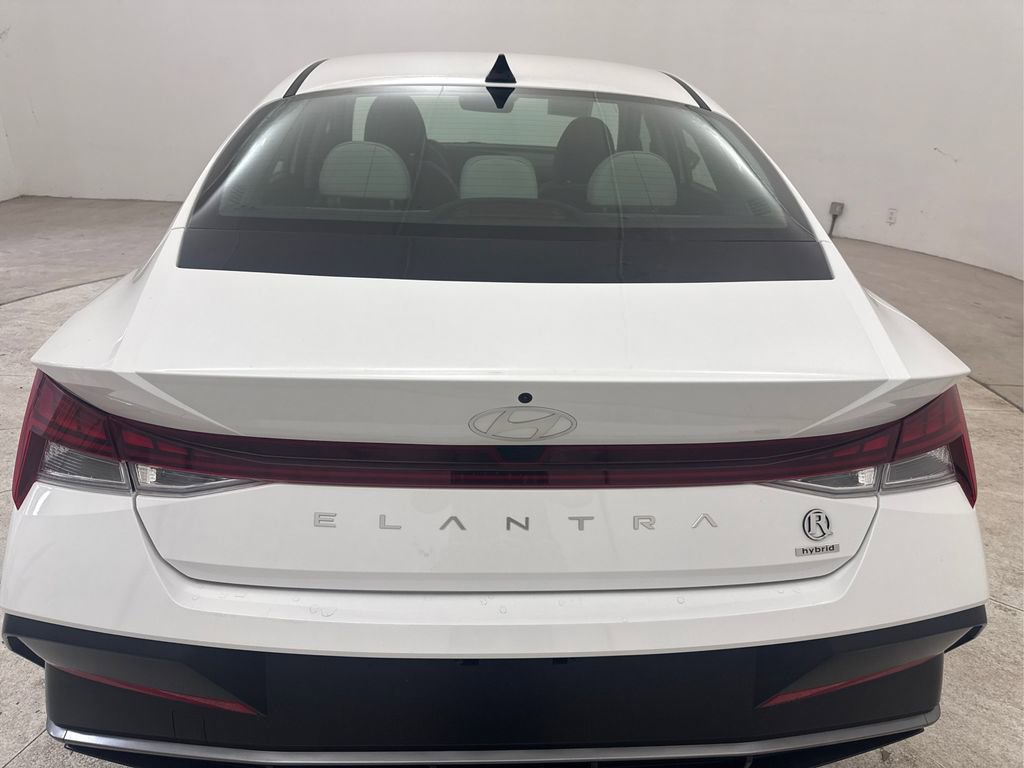 Used 2025 Hyundai Elantra Limited FWD image 21