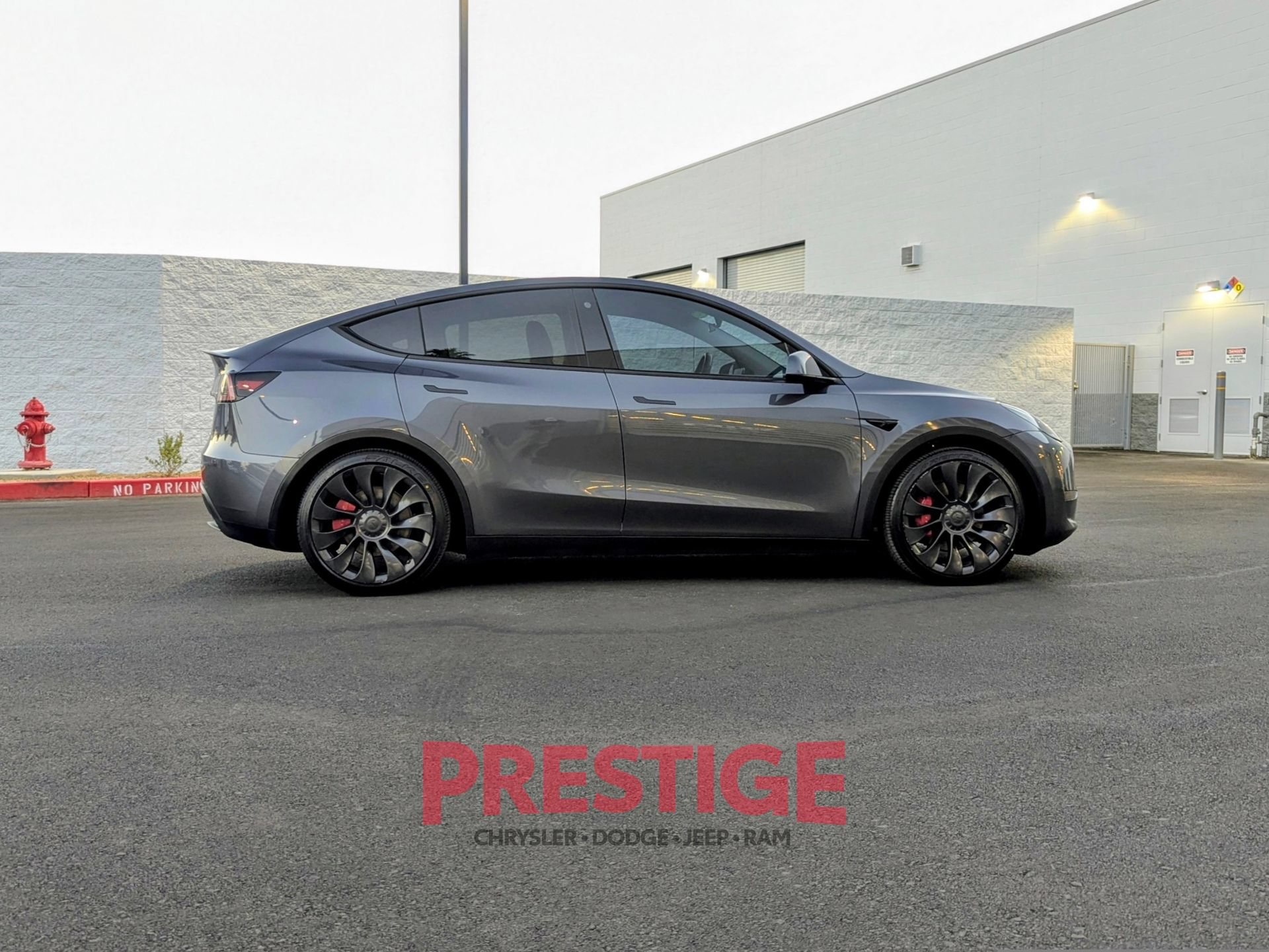 Used 2023 Tesla Model Y Performance AWD/4WD image 7