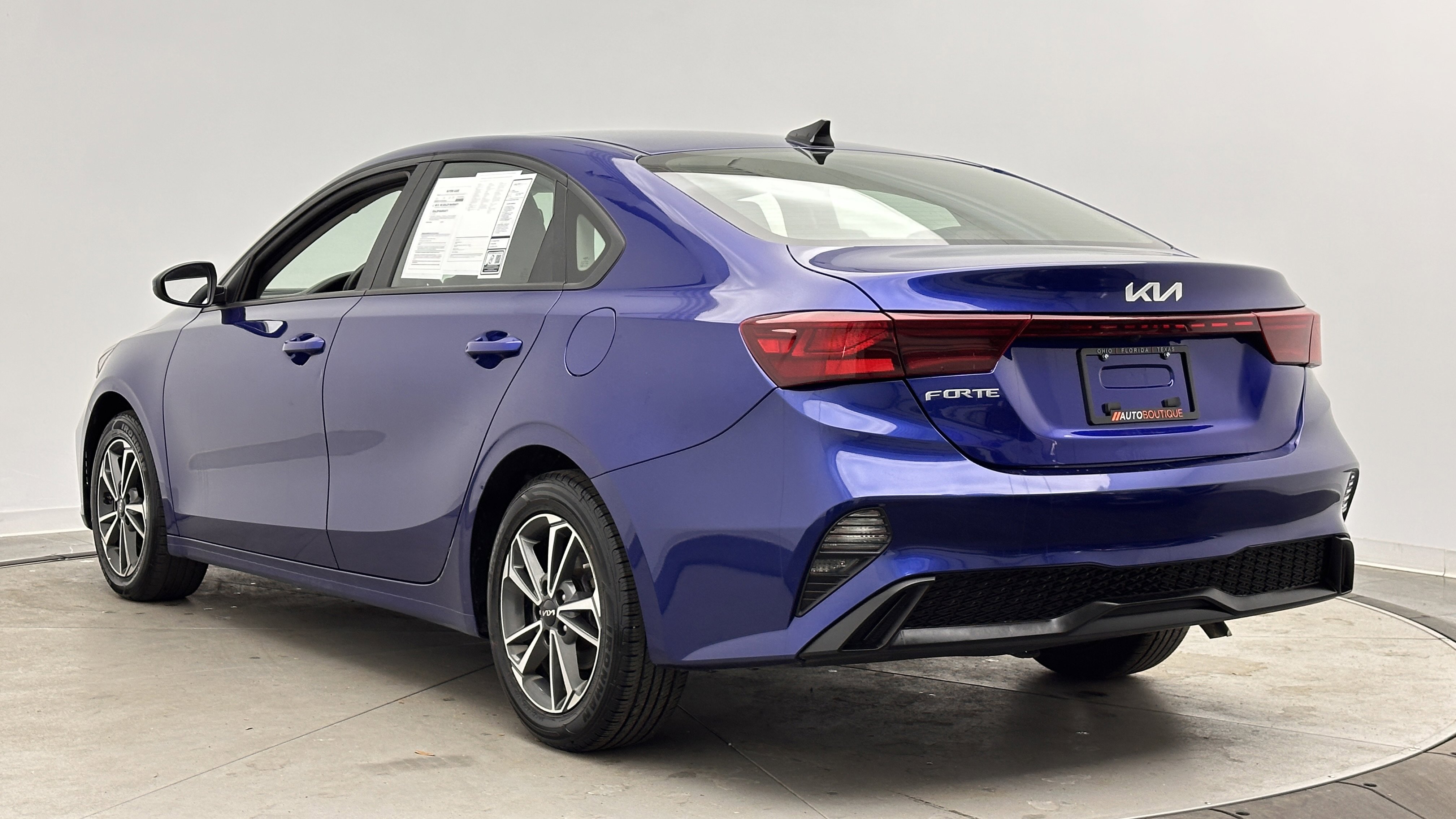 Used 2023 Kia Forte LXS FWD image 4