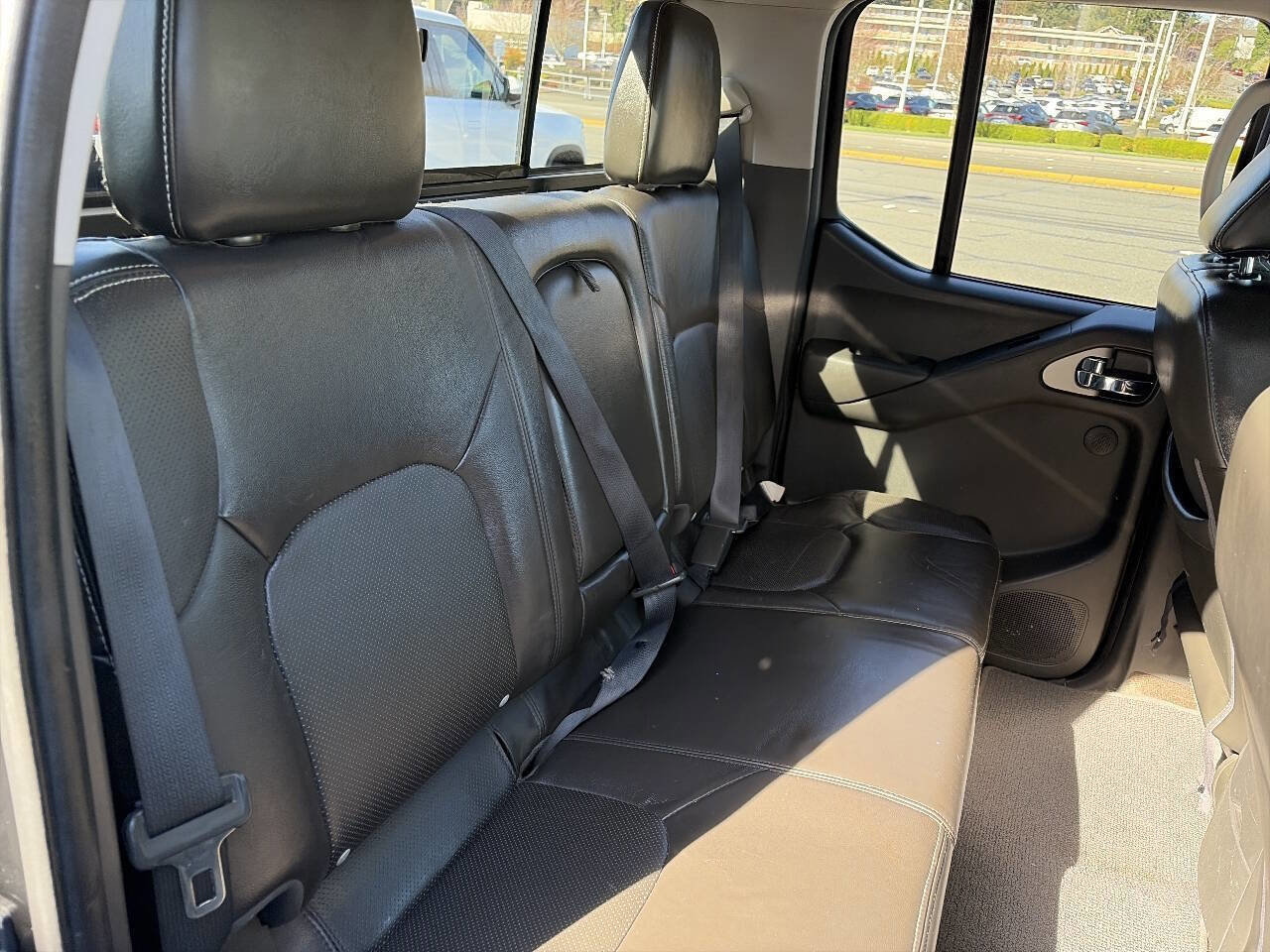 Used 2015 Nissan Frontier PRO-4X w/ Pro-4x Luxury Package AWD/4WD image 23