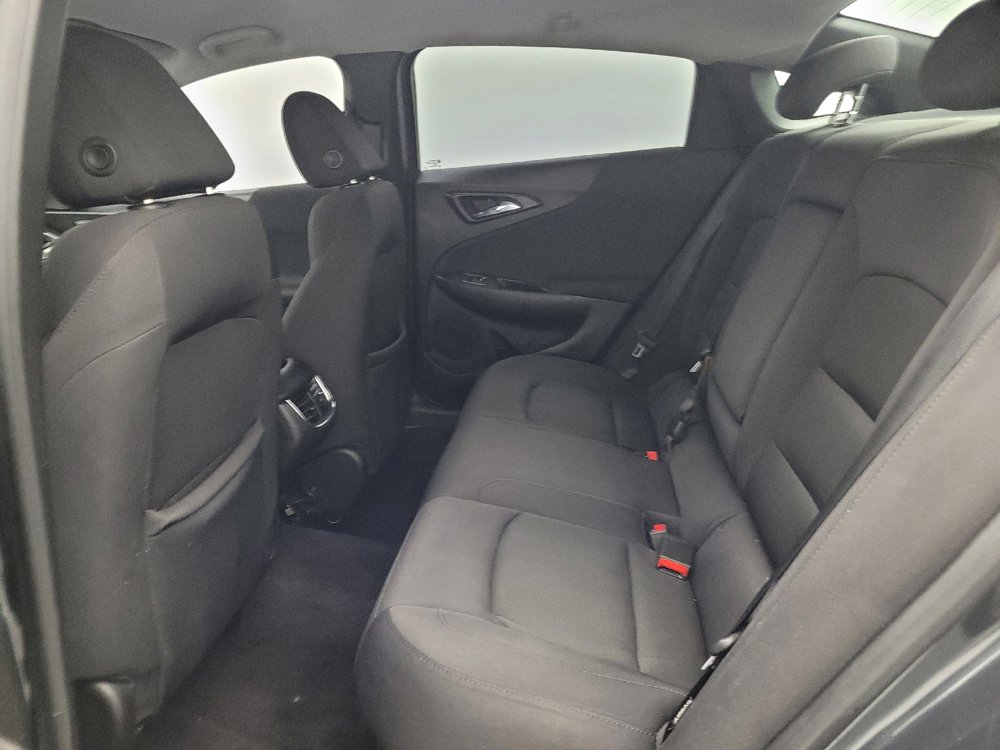 Used 2017 Chevrolet Malibu LT FWD image 18