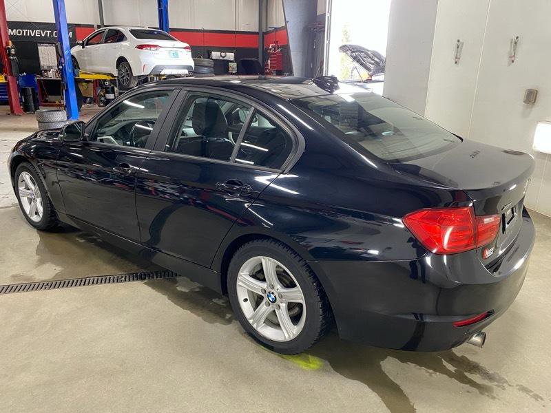 Used 2015 BMW 320i xDrive Sedan AWD/4WD image 5