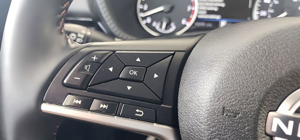 Used 2025 Nissan Sentra SR image 24