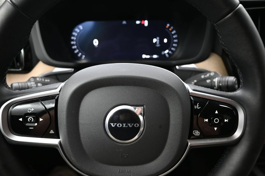 Used 2026 Volvo XC60 B5 Plus AWD/4WD image 11