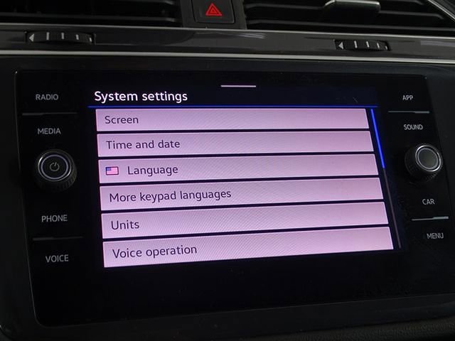 Used 2024 Volkswagen Tiguan SE image 36