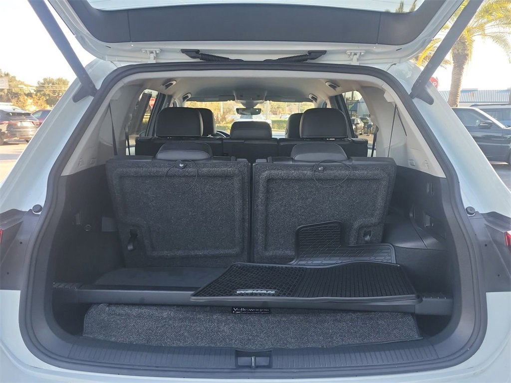 Used 2022 Volkswagen Tiguan SE image 11