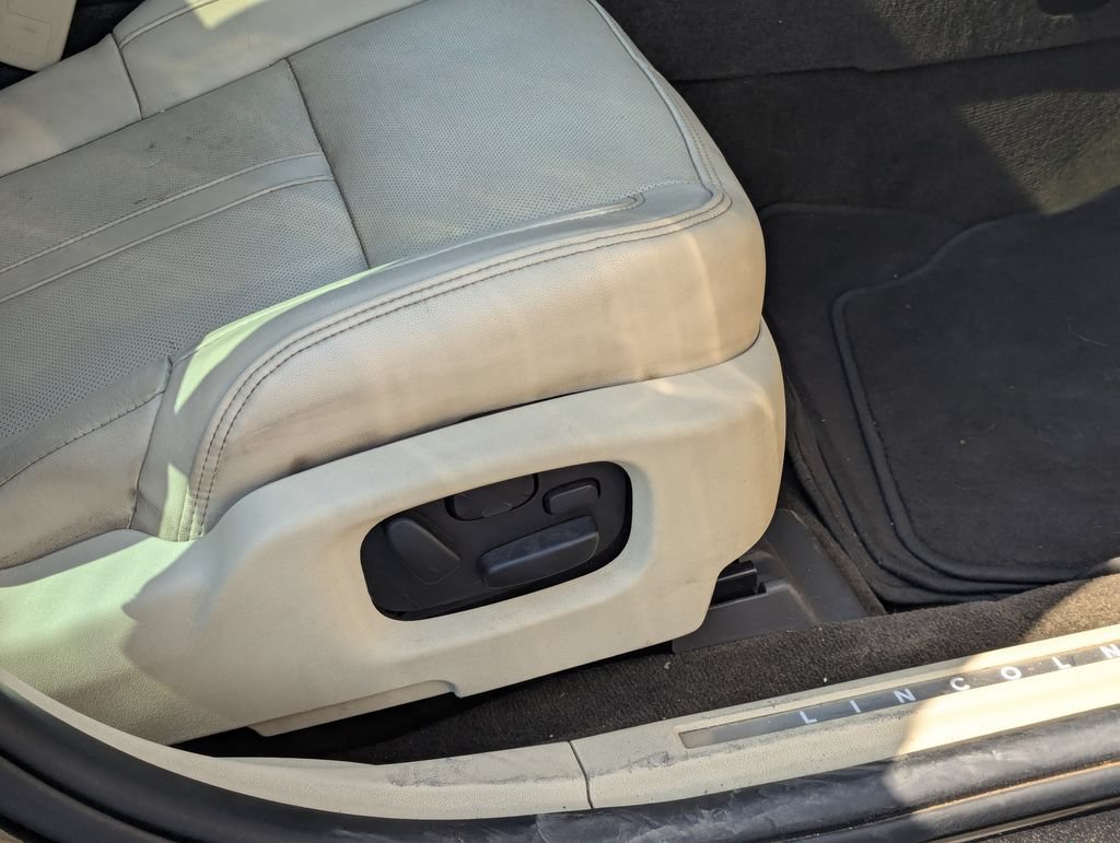 Used 2014 Lincoln MKS AWD w/ Equipment Group 201A image 32