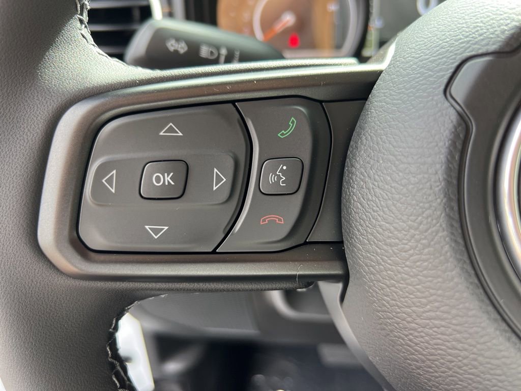 New 2025 Jeep Gladiator High Tide image 12