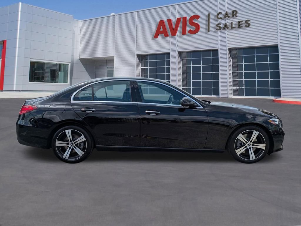 Used 2025 Mercedes-Benz C 300 4MATIC Sedan image 5