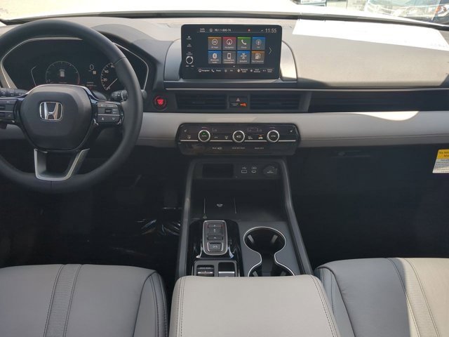 New 2025 Honda Pilot Touring image 13