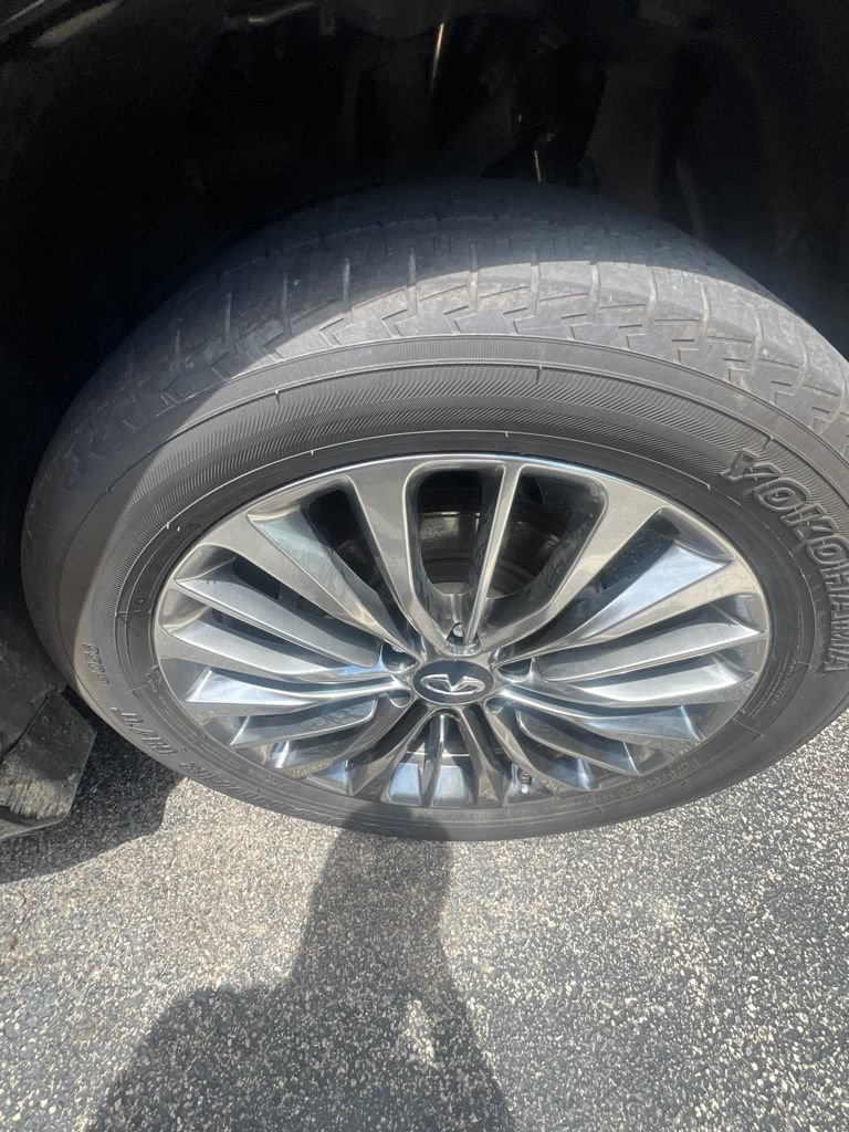 Used 2021 INFINITI QX80 Sensory w/ Cargo Package AWD/4WD image 10