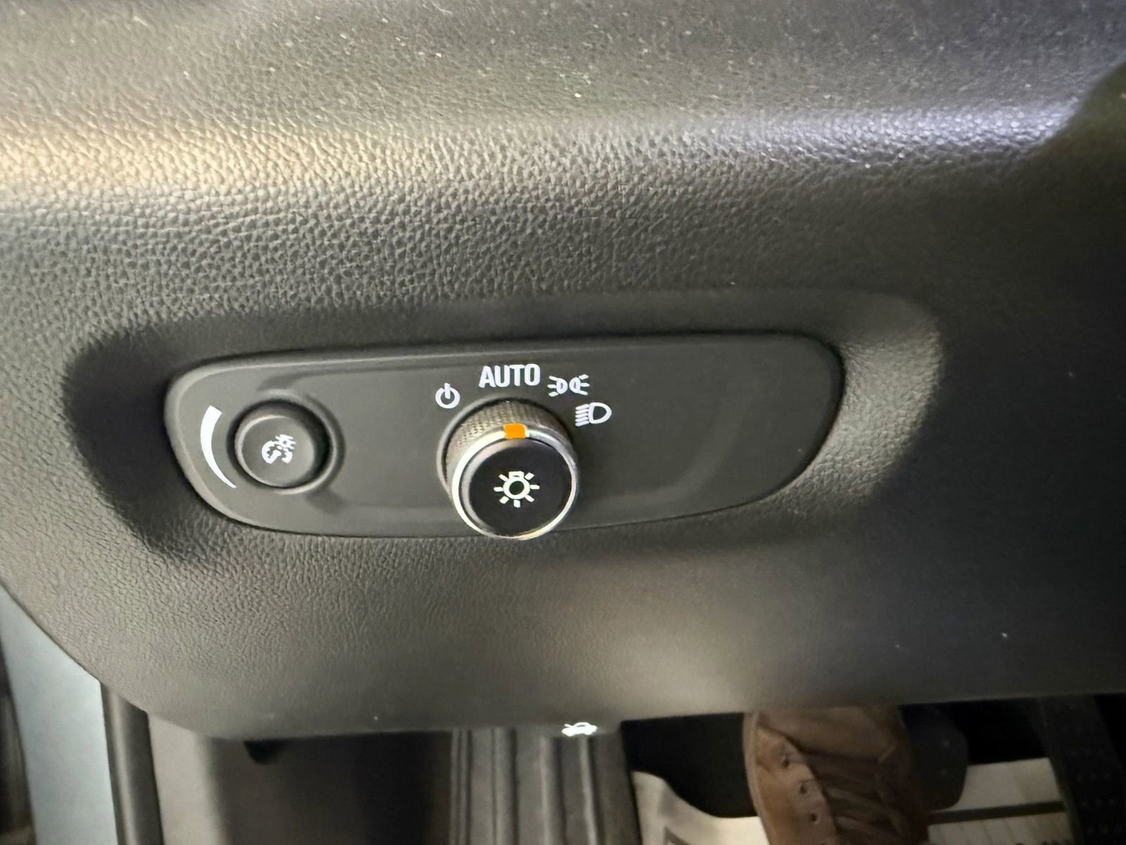 Used 2019 Chevrolet Traverse LS FWD image 22
