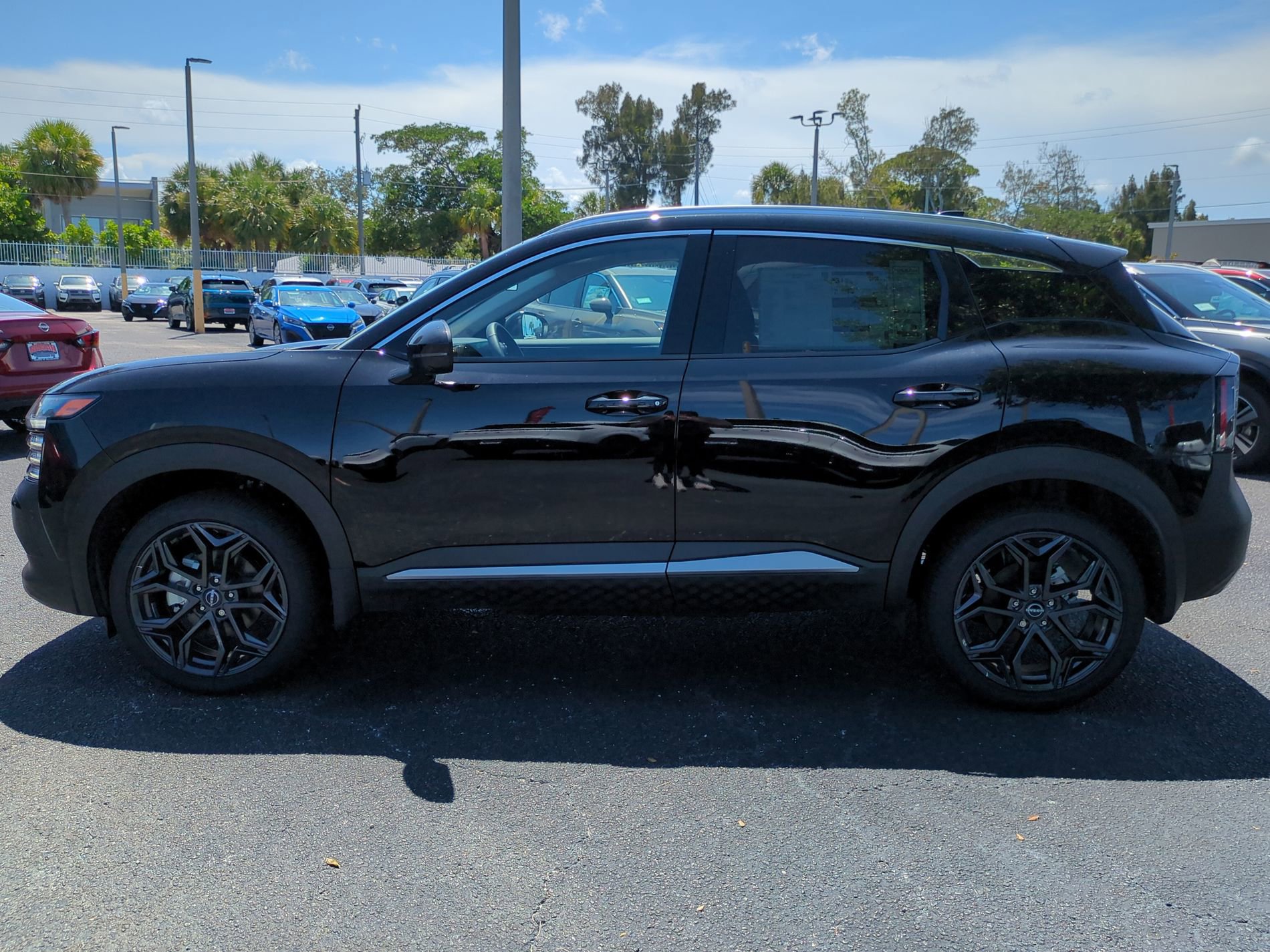 New 2026 Nissan Kicks SR FWD image 7